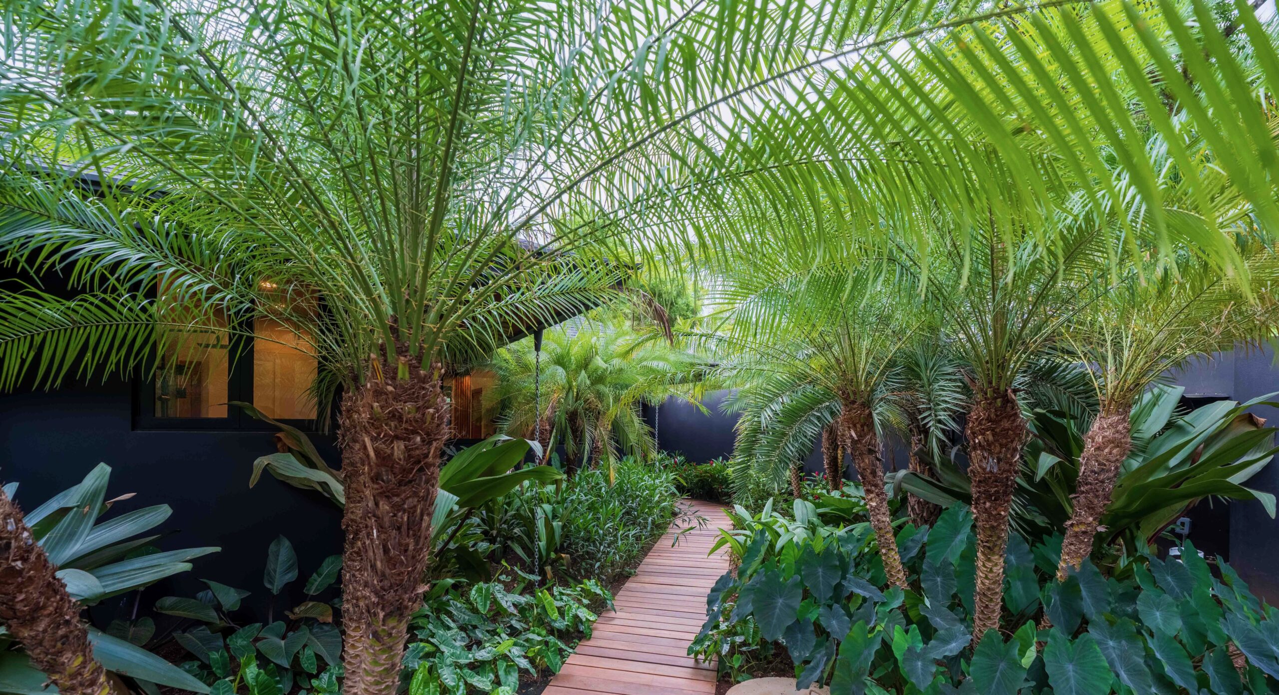Casa Flor Del Mar, Balinese-Inspired Luxury Villa in the Heart of Playa Avellana