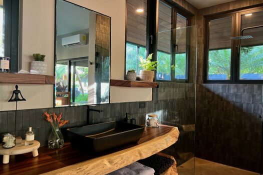 Casa Flor Del Mar, Balinese-Inspired Luxury Villa in the Heart of Playa Avellana