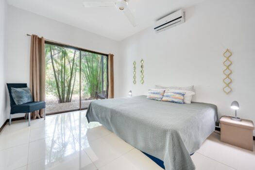 V-Iguana Finca Panamá