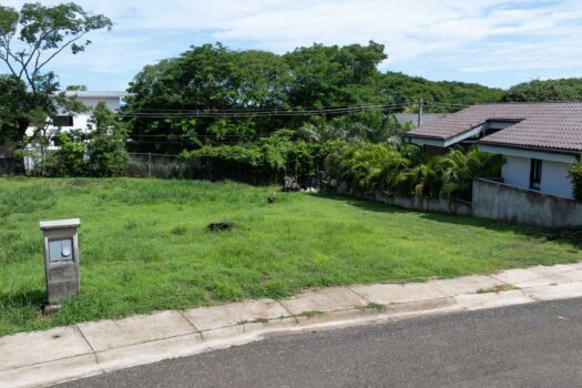 Your Ideal Homesite in the Heart of Tamarindo – Ready to Build