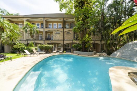 Fully Renovated 3-Bed Condo | Walking distance to Tamarindo Beach