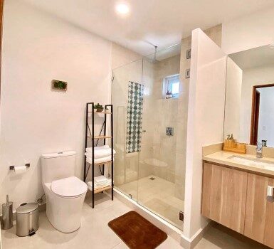 Peninsula 12 – Peninsula 3-Bed 2-Bath Condo One Block from the Beach!