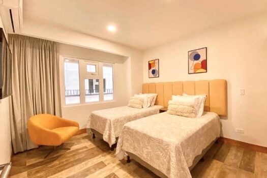 Peninsula 12 – Peninsula 3-Bed 2-Bath Condo One Block from the Beach!