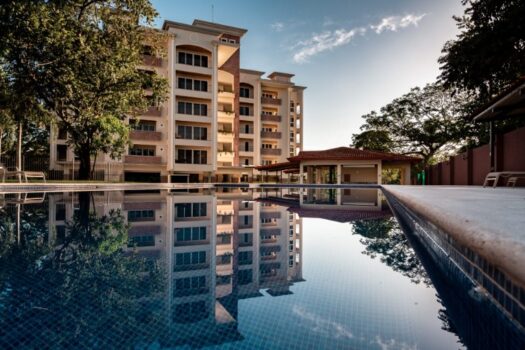 Peninsula 12 – Peninsula 3-Bed 2-Bath Condo One Block from the Beach!