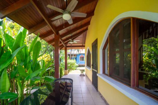 Cozy and Relaxing Villa Steps from Playa Potrero