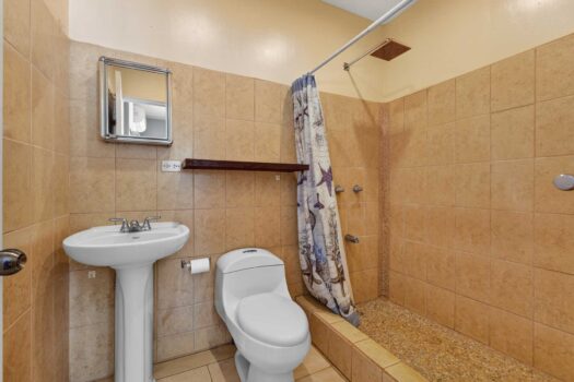 2-Bed Ground-Floor Tropical Retreat at Villa Verde, Tamarindo