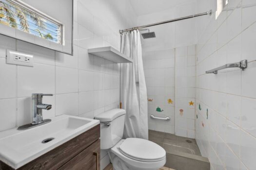2-Bed Ground-Floor Tropical Retreat at Villa Verde, Tamarindo