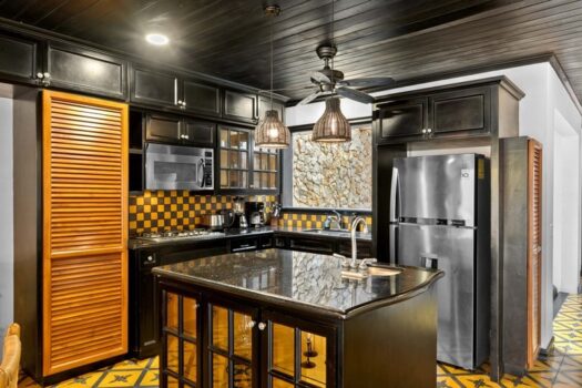 Villa Cerca del Mar 5 | Beach House in Highly Coveted and Intimate Development in Tamarindo/Langosta
